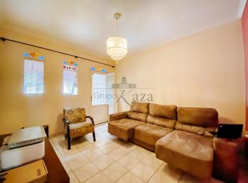 Casa · 100m² · 3 Quartos · 2 Vagas · Casa - Parque Santo António - 3 Dormitórios - 100m².