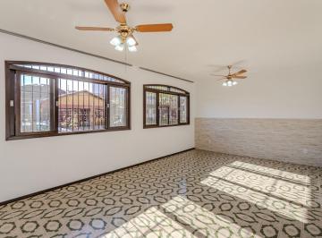 Casa de 4 quartos, Porto Alegre · Casa no Partenon com 4 dormitórios e 4 vagas DESOCUPADA