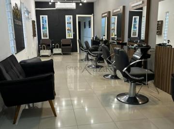 Comercial · 140m² · 2 Quartos · Oportunidade- Ponto Comercial - Centro - Jacareí - 140m².