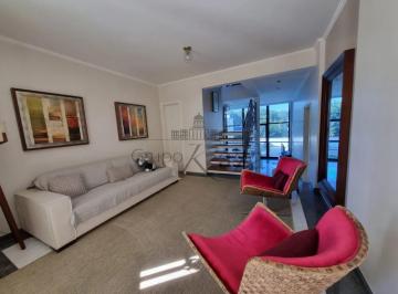 Casa · 431m² · 4 Quartos · 3 Vagas · Casa em Condomínio - Urbanova - Condomínio Altos da Serra I - 4 Dormitórios - 190m²