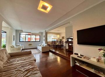 Apartamento · 275m² · 5 Quartos · 3 Vagas · Apartamento à venda no Gonzaga em Santos.