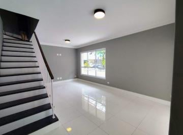 Casa · 80m² · 2 Quartos · 1 Vaga · Casa à venda no Marapé em Santos.