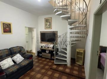 Casa · 300m² · 3 Quartos · 10 Vagas · Oportunidade - Casa - Vila Industrial - 3 Dormitórios - 216m².