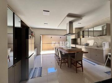 Casa · 146m² · 3 Quartos · 2 Vagas · Casa para venda em Avenida Parque de 146.00m² com 3 Quartos, 1 Suite e 2 Garagens