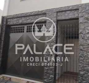 Casa · 58m² · 2 Quartos · 2 Vagas · Casa para alugar em Centro de 58.00m² com 2 Quartos, 1 Suite e 2 Garagens