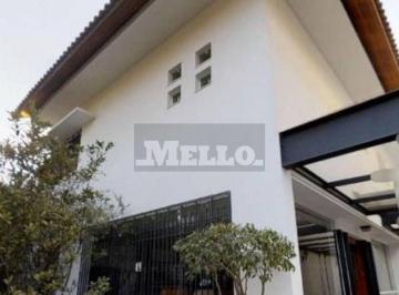 Casa · 238m² · 3 Quartos · 4 Vagas · ÓTIMA LOCALIZAÇÃO - BELO IMÓVEL