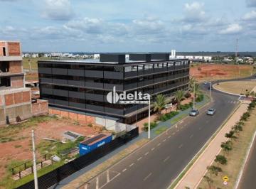 Comercial · 8620m² · 50 Vagas · Predio Comercial disponível para Venda  no bairro Shopping Park em Uberlândia - MG.