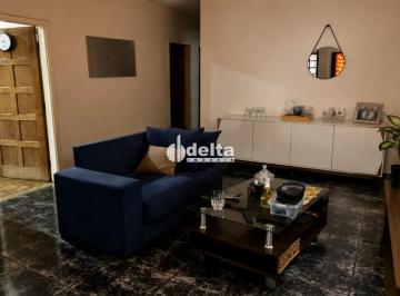 Casa · 250m² · 3 Quartos · 1 Vaga · Apartamento com 3 quartos disponível para venda no bairro Santa Mônica em Uberlândia-MG