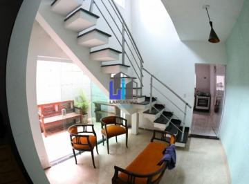 Casa · 210m² · 2 Quartos · 2 Vagas · Casa Vila Humaitá