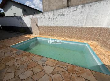 Casa · 200m² · 3 Quartos · 2 Vagas · Casa residencial com 3 quartos disponível para locação no bairro Nossa Senhora das Graças em Uberlân