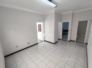 Comercial · 270m² · 5 Quartos · 3 Vagas · Casa comercial disponível para locação no bairro Fundinho em Uberlândia.