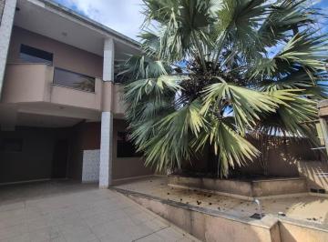 Casa · 222m² · 4 Quartos · 2 Vagas · Sobrado para alugar no bairro Centro - Campo Largo/PR