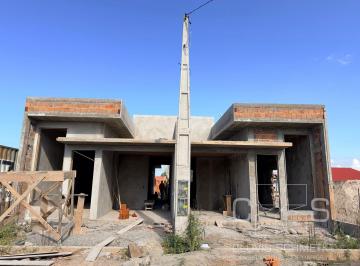 Casa · 90m² · 3 Quartos · 1 Vaga · Casa Geminada em Itajuba, Barra Velha/SC