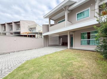 Casa · 193m² · 4 Quartos · 2 Vagas · Linda casa a venda com 4 dormitórios no bairro Fidelis em Blumenau-SC