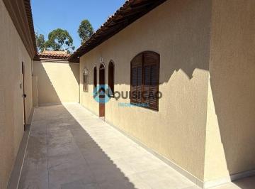 Casa · 200m² · 3 Quartos · 5 Vagas · Casa em lote de 390m2