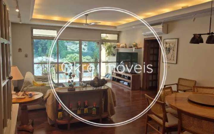 Foto do imóvel - O apartamento do tipo residencial encontra-se em um luxuoso edifício, com fachada em pintura e.