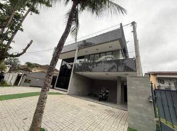 Casa · 482m² · 6 Quartos · 4 Vagas · Casa em Condomínio : Triplex / Residencial / Recreio dos Bandeirantes