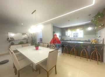 Casa · 218m² · 3 Quartos · 2 Vagas · Casa para alugar em Catharina Zanaga de 218.00m² com 3 Quartos, 2 Suites e 2 Garagens