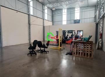 Comercial · 200m² · 3 Vagas · Galpão / Depósito / Armazém para alugar em Vista Alegre de 200.00m² com 3 Garagens