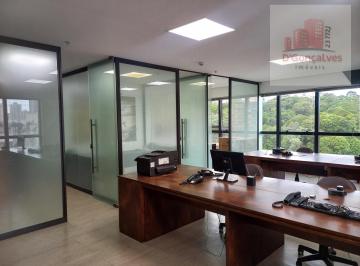Comercial · 165m² · 4 Vagas · Sala Comercial para alugar em Centro de 165.00m² com 4 Garagens