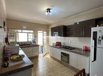 Casa · 206m² · 3 Quartos · 5 Vagas · Casa para venda em Parque Santa Hilda de 206.00m² com 3 Quartos, 1 Suite e 5 Garagens