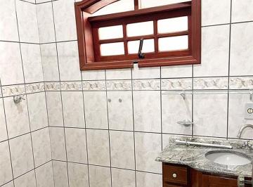 Casa · 212m² · 4 Quartos · 2 Vagas · Sobrado para venda e aluguel em Medeiros de 212.00m² com 4 Quartos, 1 Suite e 2 Garagens