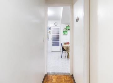 3811105c-2391-4a06-a5ee-67445a88232c · Confortável sobrado para venda em Conjunto Residencial Vista Verde com 2 quartos, sendo 1 suíte, 83m
