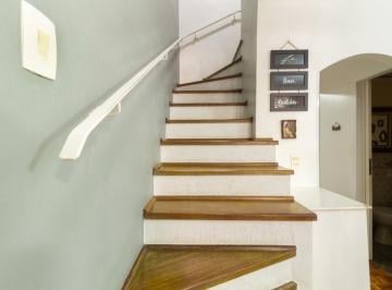 769c3e0c-265a-4902-ab1b-ffde2e9ede8b · Atraente sobrado para venda em Conjunto Residencial Vista Verde com 2 quartos, sendo 1 suíte, 83m²