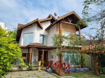 Casa de 3 quartos, São Sebastião · Linda casa para aluguel anual e temporada na Praia de Juquehy