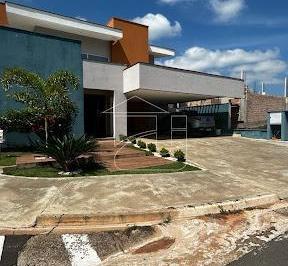 Casa · 360m² · 4 Quartos · 4 Vagas · Casa em Condomínio Residencial Terras da Fazenda - Marília