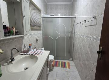 Casa · 210m² · 3 Quartos · 3 Vagas · Casa no Parque São Jorge · 3 quartos · Churrasqueira e segurança em Marília