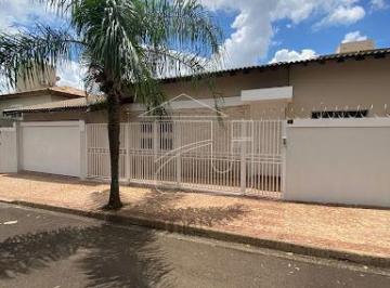 Casa · 260m² · 3 Quartos · 4 Vagas · Casa em Jardim Tropical - Marília, SP