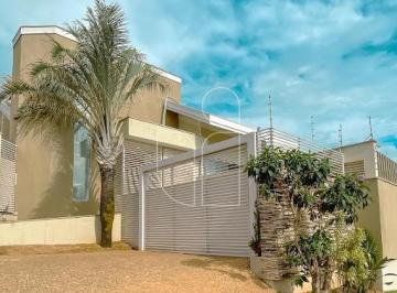 Casa · 3 Quartos · 3 Vagas · Casa térrea com vista - 408m² Terreno - Esquina - 3 suítes