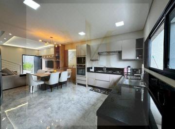 Casa de 3 quartos, São Paulo · Residência de Alto Padrão  350m²  3 Suítes  Piscina  4 Vagas