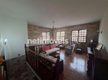 Casa · 300m² · 4 Quartos · 1 Vaga · Casa com 4 quartos, suíte com hidromassagem, mezanino e potencial para área gourmet no Renascença