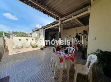 Casa · 246m² · 3 Quartos · 1 Vaga · Casa no Boa Vista: Quintal com pomar e potencial de investimento ou duas moradias!