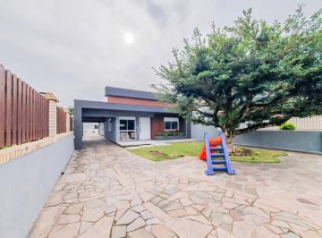 Casa · 178m² · 3 Quartos · 4 Vagas · O refúgio perfeito: Casa térrea reformada com piscina e clima de interior!