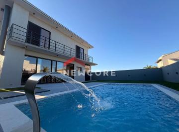 Casa · 276m² · 5 Quartos · 3 Vagas · Sobrado em Pardinho - Centro - Pardinho/SP