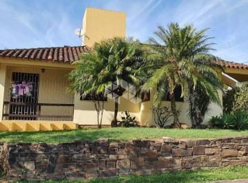 Casa · 212m² · 4 Quartos · 2 Vagas · Casa de 04 quartos com suíte à venda no bairro São José em Santa Maria