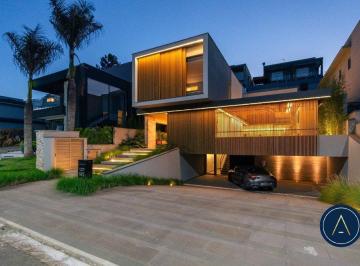 Casa · 456m² · 4 Quartos · Casa à venda - em Tamboré