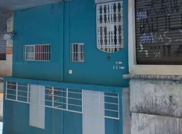 Casa en Aluguel  Jardim D'Abril · No local são duas casas, a entrada principal é a mesma