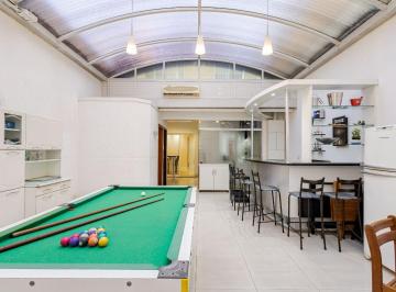 Casa de 3 quartos, Curitiba · SOBRADO TRIPLEX ENSOLARADO COM 190M², 3 QUARTOS, ÁTICO E 4 VAGAS DE GARAGEM