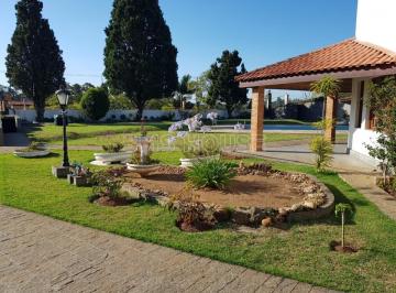 20230404163356807942.jpg · Casa para Venda em Cotia, Granja Viana II, 4 dormitórios, 4 suítes, 6 banheiros, 10 vagas