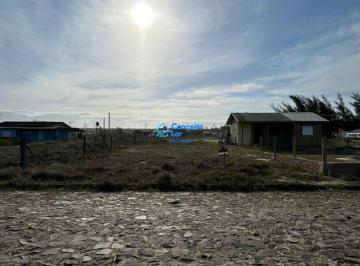 41948434_g.jpg · 
                                Terreno exclusivo com pátio amplo e próximo ao mar em Passo de Torr