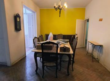 Apartamento · 140m² · 3 Quartos · 
                                Quadra da Praia, 140m² com Grande Potencial de Reforma na Domingos 