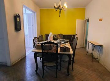 Apartamento · 140m² · 3 Quartos · Quadra da Praia, 140m² com Grande Potencial de Reforma na Domingos Ferreira.