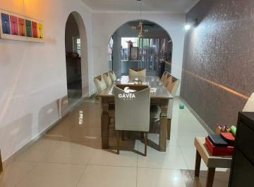 Casa · 335m² · 3 Quartos · 3 Vagas · Sobrado à venda no Boqueirão em Santos.