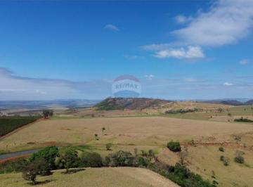 Terreno · 2180000m² · 3 Quartos · Chácara para venda em Cajuru de 2180000.00m² com 3 Quartos