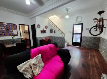 Casa · 200m² · 5 Quartos · 3 Vagas · Casa de Vila 3 andares em Botafogo, 200m², R$1.550.000