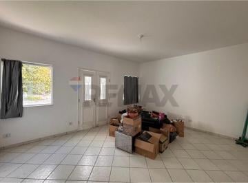 Casa · 2 Quartos · 2 Vagas · Sobrado para locação no Aruã